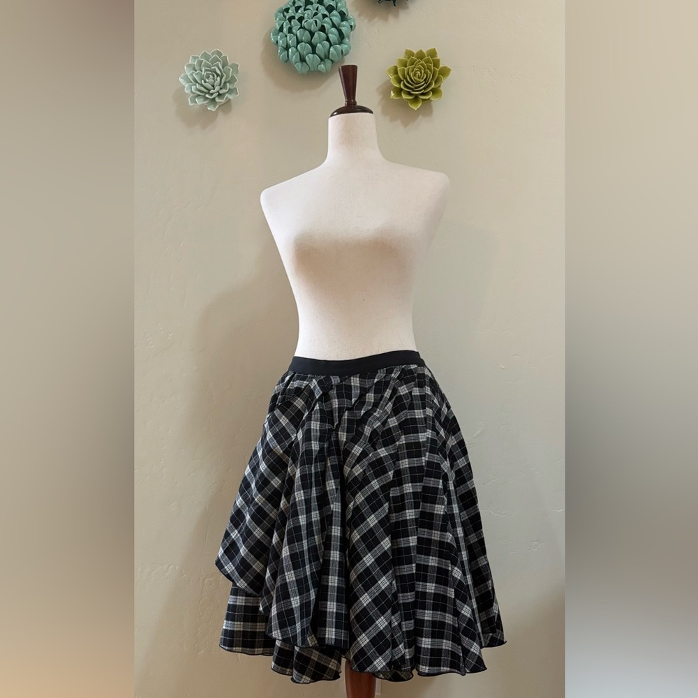 Stunning vintage 90s y2k Dolce & Gabbana plaid wool pleated skirt 44 M/L